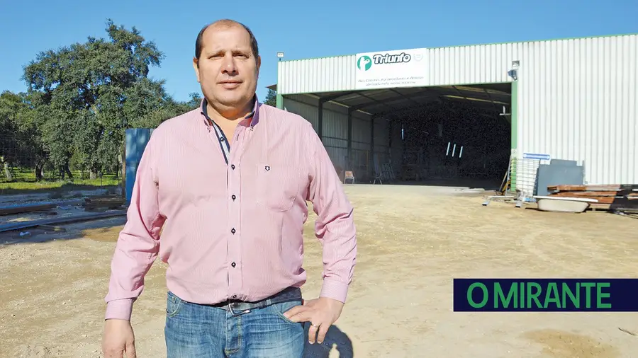 Uma empresa onde patrão e empregados são como uma família Uma empresa onde patrão e empregados são como uma família
