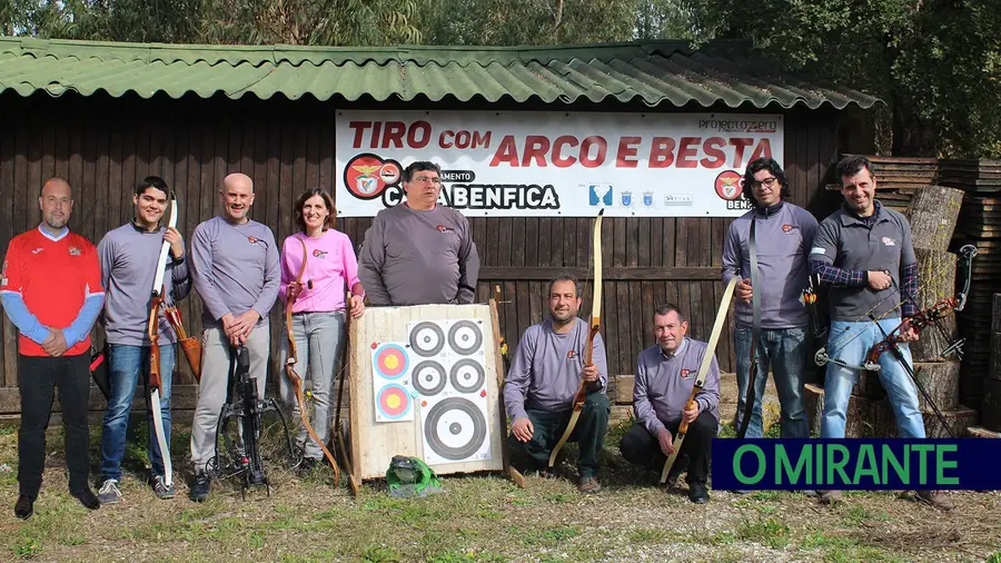 Casa do Benfica no Entroncamento com equipa de tiro com arco