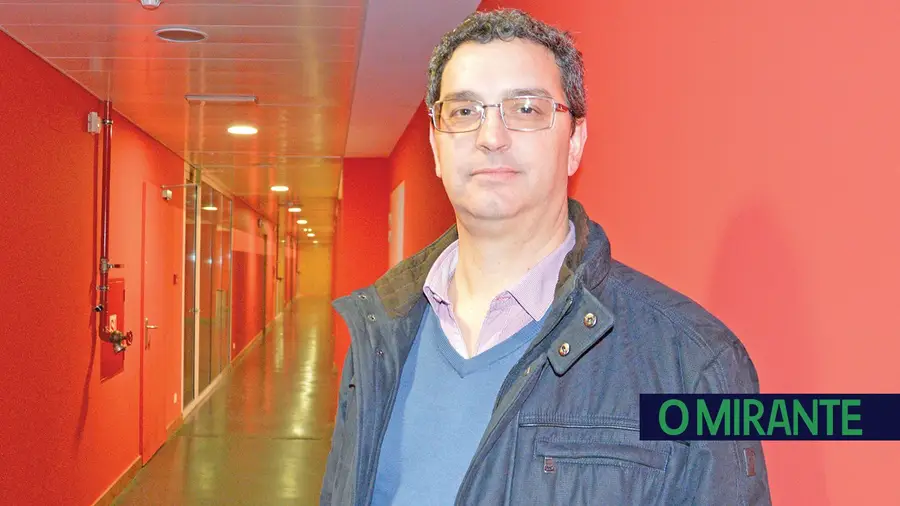 Pais desinteressados pensam que a escola é um depósito para largar os filhos Pais desinteressados pensam que a escola é um depósito para largar os filhos