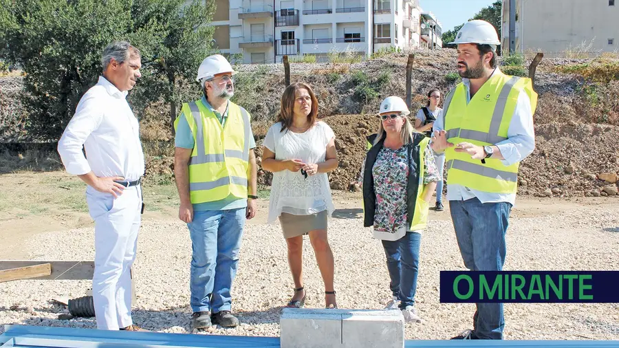 Erro no projecto pára obras no Centro de Apoio Comunitário Familiar de Tomar