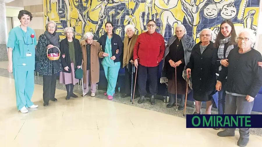 Um grupo de avós da Santa Casa da Misericórdia de Torres Novas Um grupo de avós da Santa Casa da Misericórdia de Torres Novas