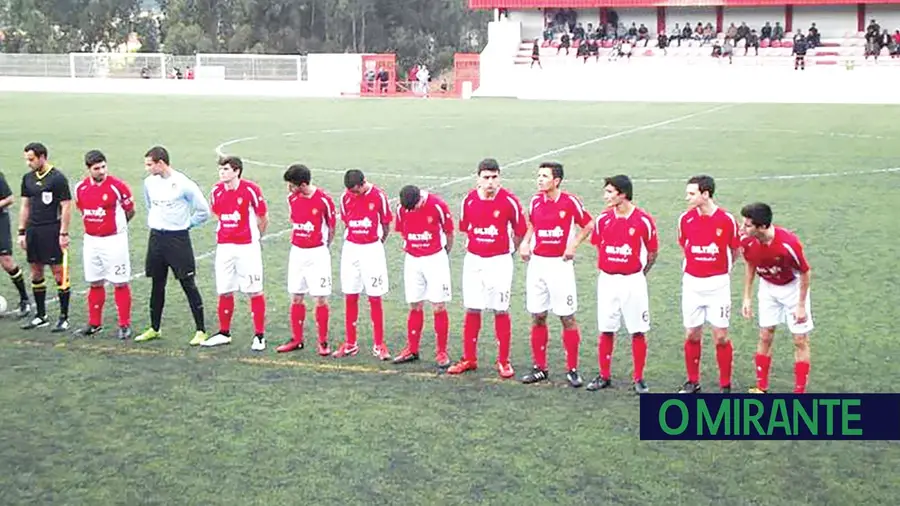 Câmara de Santarém investe 300 mil euros no campo do Amiense Câmara de Santarém investe 300 mil euros no campo do Amiense