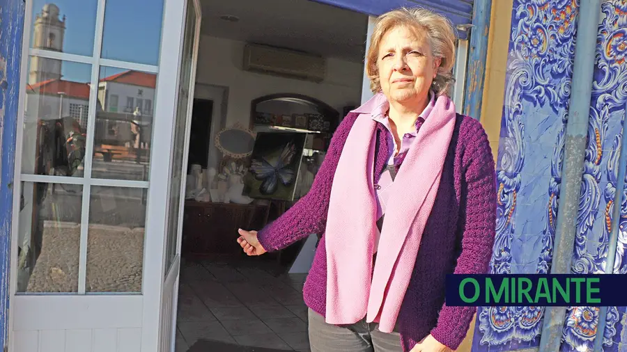 Lojistas contestam projecto de reabilitação do mercado de Santarém Lojistas contestam projecto de reabilitação do mercado de Santarém