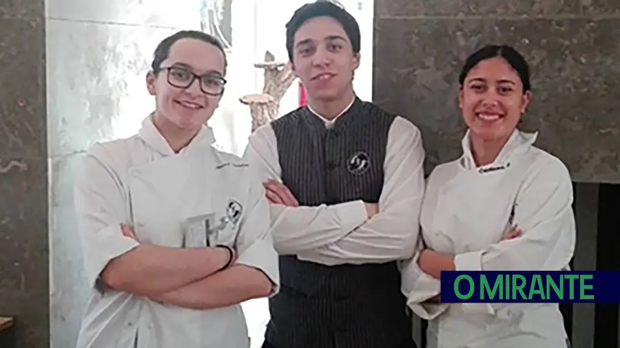 Escola Profissional do Vale do Tejo na final dos “Sabores e Aromas das Viagens Magalhânicas” Escola Profissional do Vale do Tejo na final dos “Sabores e Aromas das Viagens Magalhânicas”