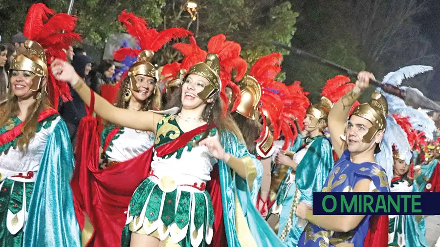 O desfile de Carnaval aqueceu as ruas de Rio Maior O desfile de Carnaval aqueceu as ruas de Rio Maior