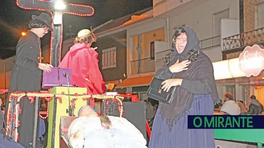 Santo Entrudo foi a enterrar em Samora Correia com alguns dias de atraso Santo Entrudo foi a enterrar em Samora Correia com alguns dias de atraso