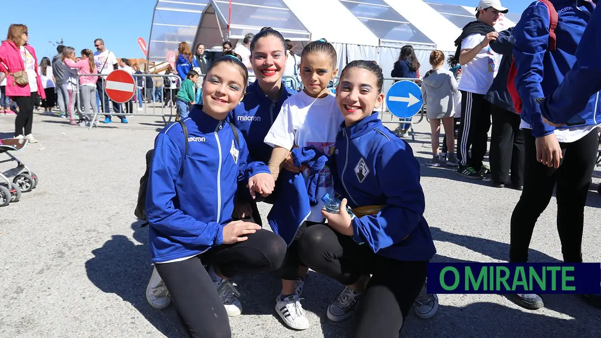 Centenas de crianças, grávidas e pais numa caminhada em Santarém