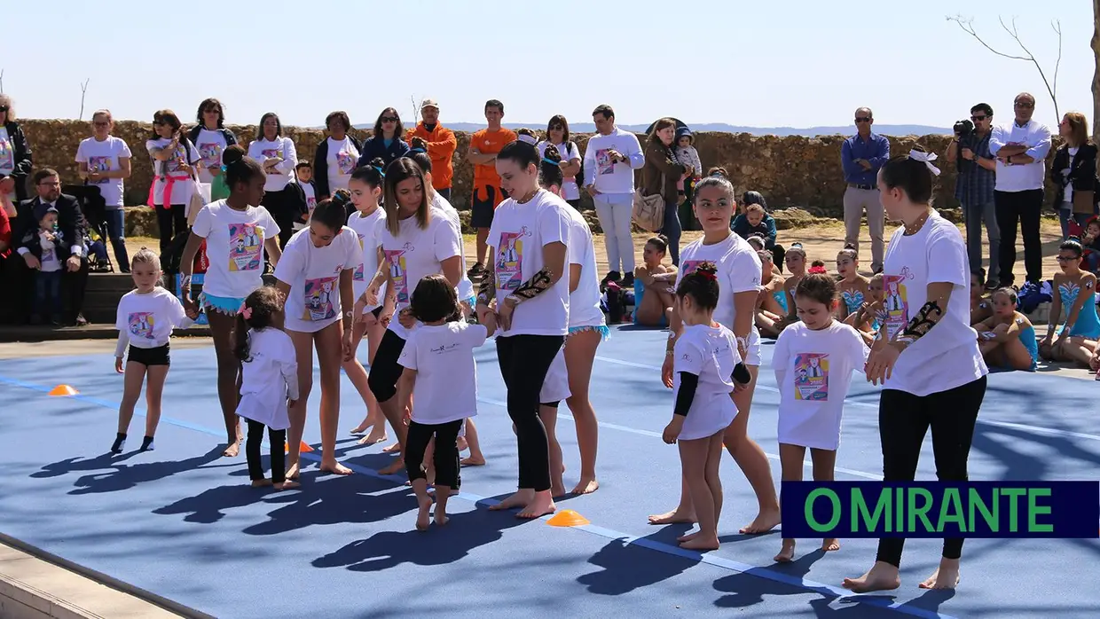 Centenas de crianças, grávidas e pais numa caminhada em Santarém