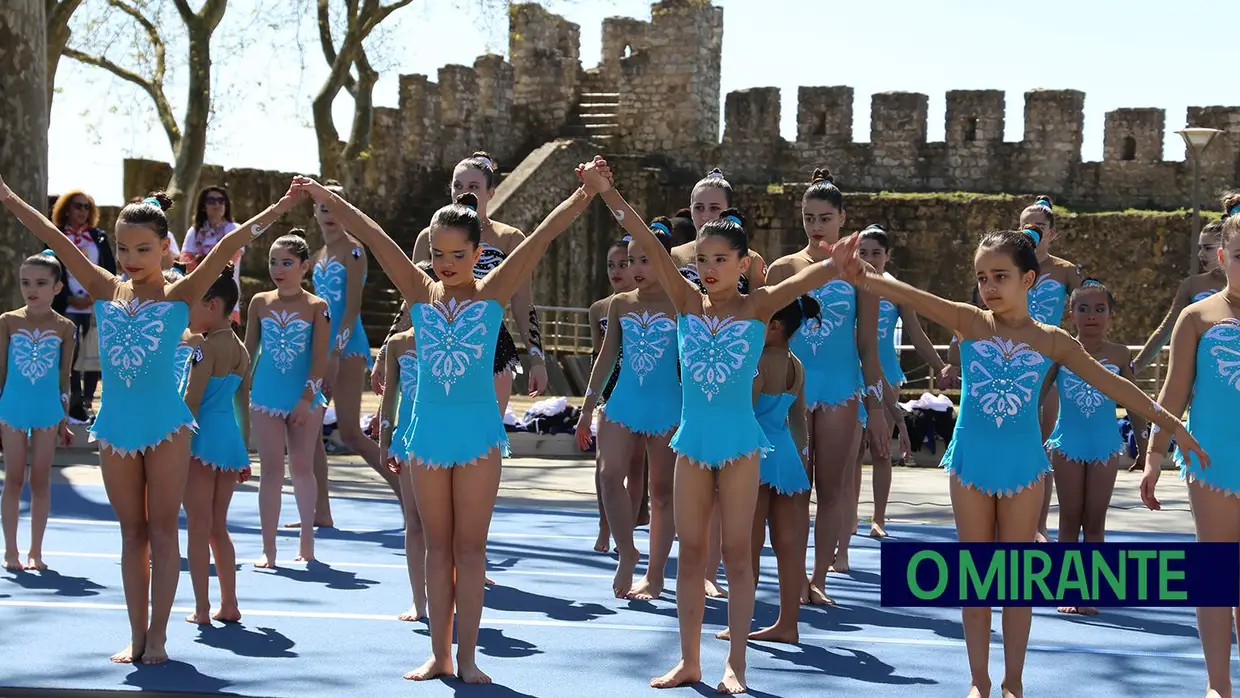 Centenas de crianças, grávidas e pais numa caminhada em Santarém