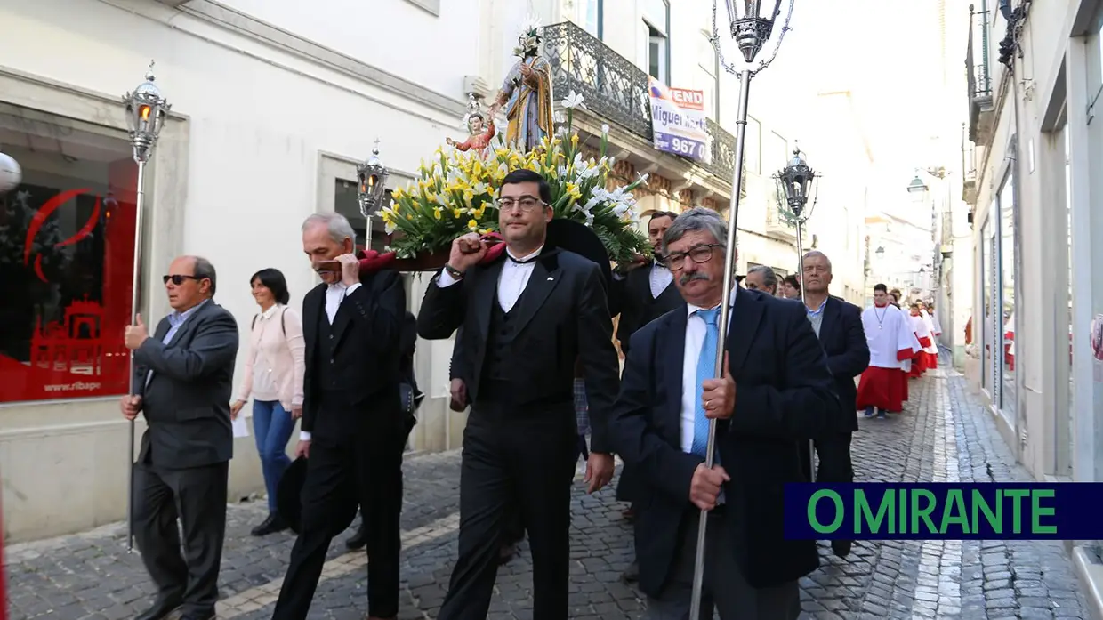 Procissão de S. José percorreu centro histórico de Santarém