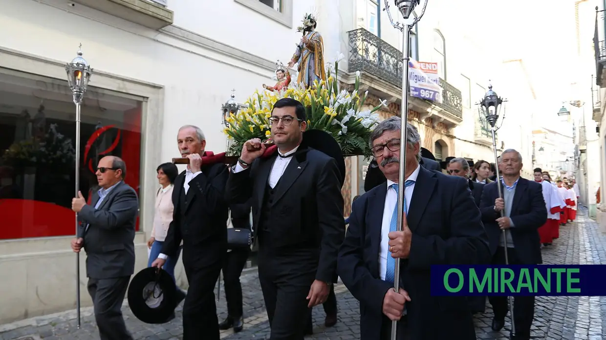 Procissão de S. José percorreu centro histórico de Santarém