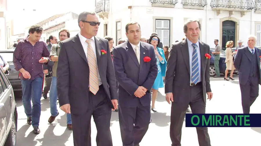 Presidente de Benavente quer homenagear autarca condenado por prevaricação Presidente de Benavente quer homenagear autarca condenado por prevaricação