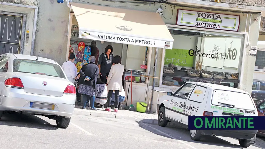 Assaltantes causam estragos em café de Santarém