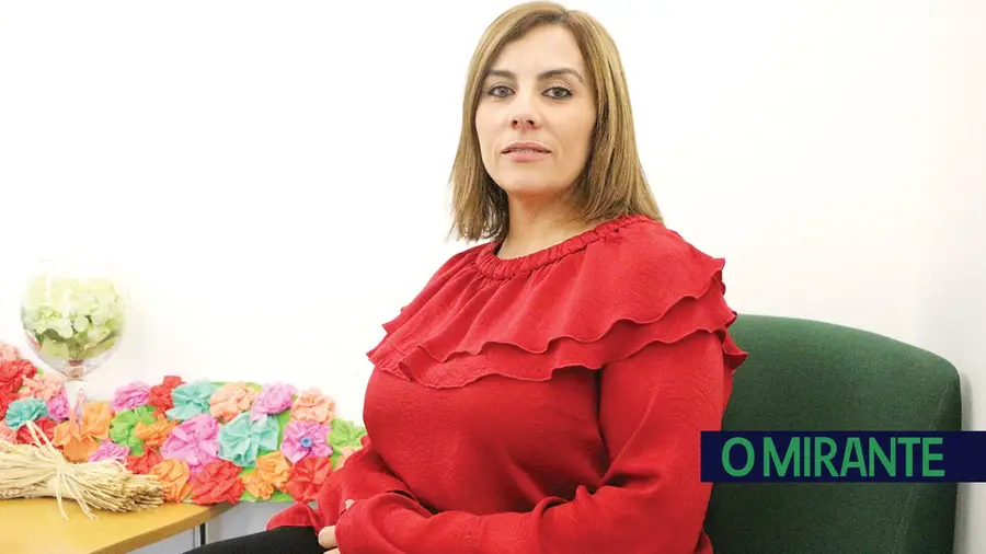 “Em criança olhava para as outras casas e tentava imaginar o que se passava no seu interior” “Em criança olhava para as outras casas e tentava imaginar o que se passava no seu interior”