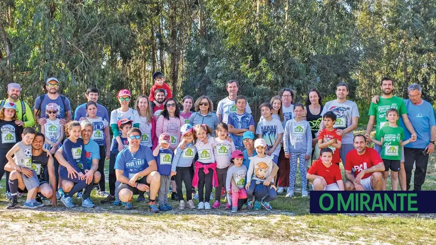 Dezenas de famílias participaram no Mini Trail