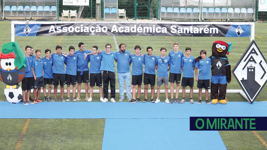 Académica de Santarém campeã distrital de juniores em futebol