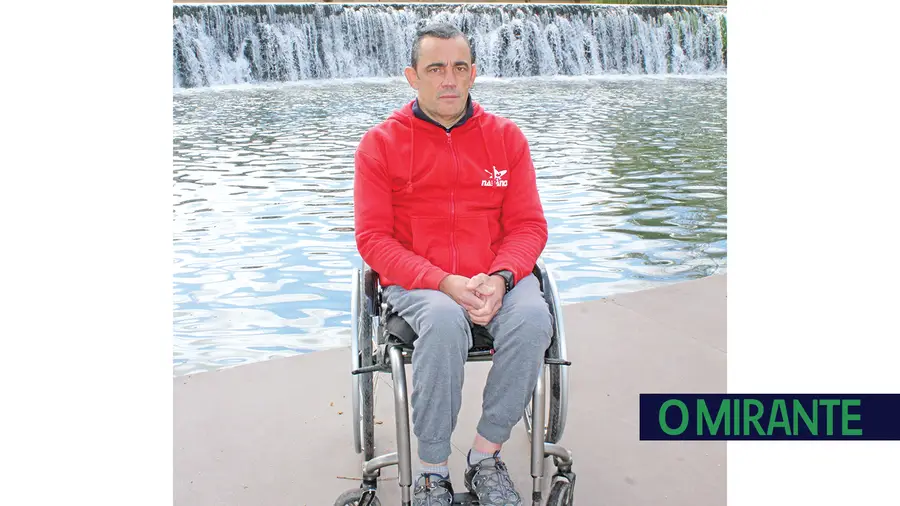Acidente deixou-o paraplégico e desporto ajuda-o a superar a revolta