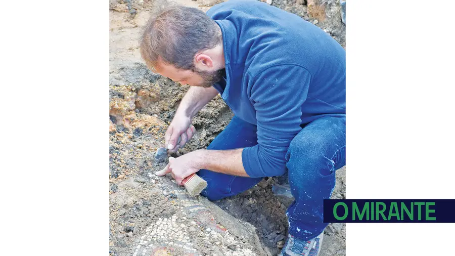 Fragmento de pavimento romano em Coruche surpreende arqueólogos