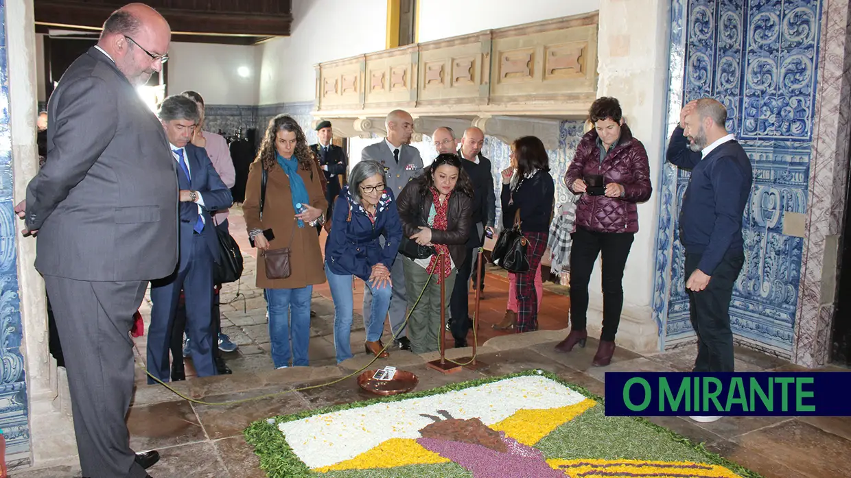 Visita capelas e igrejas do Sardoal enfeitadas com tapetes de flores naturais