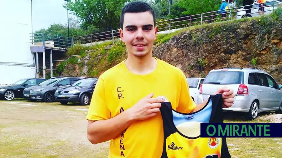 Jovem salva criança que sufocava com rebuçado