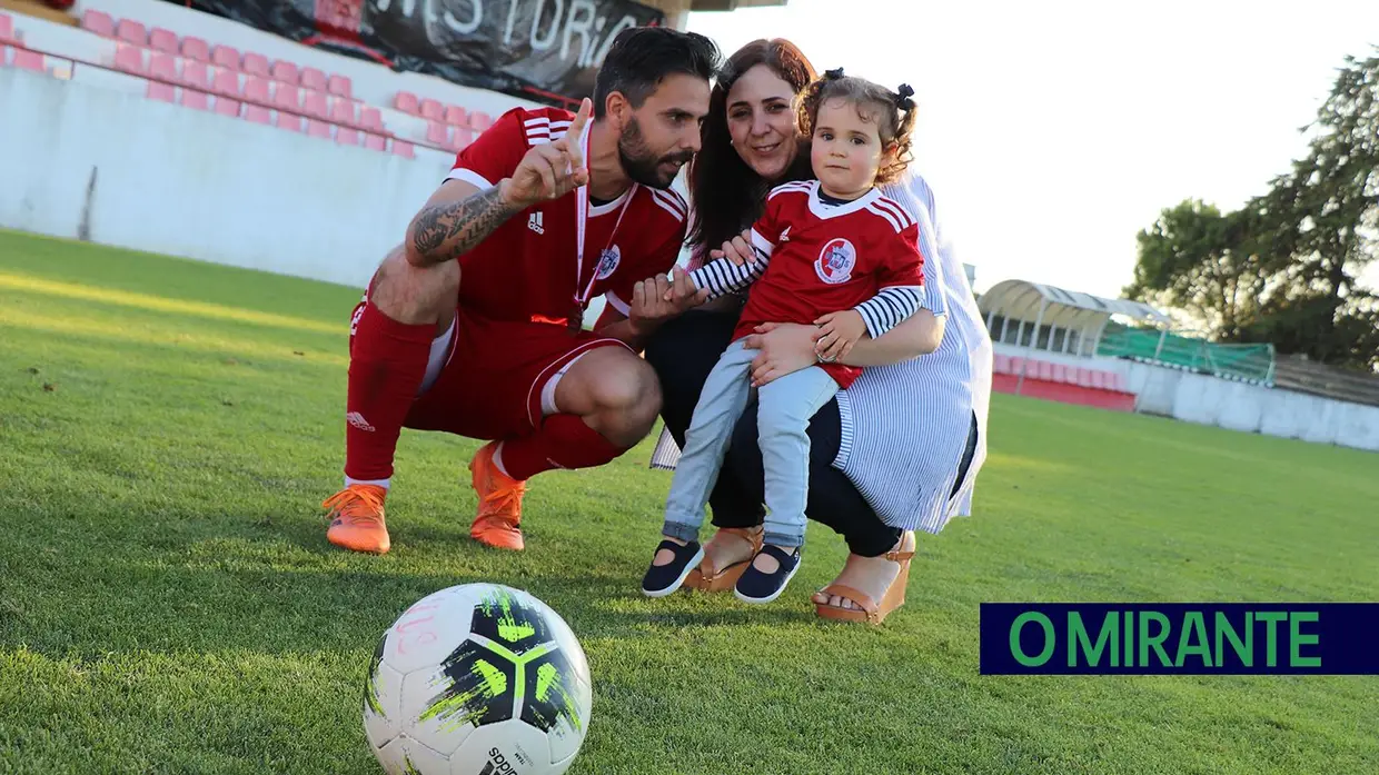 União de Santarém vence distrital de futebol