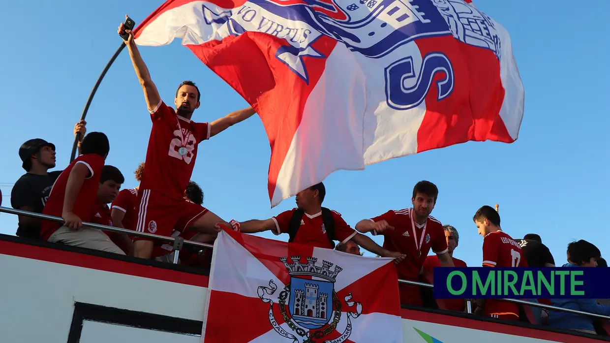 União de Santarém vence distrital de futebol