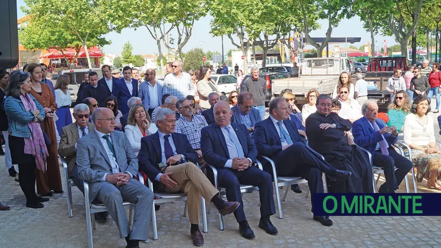 “Arena d’Almeirim” é agora um espaço multiusos com lojas e condições para espectáculos diversos “Arena d’Almeirim” é agora um espaço multiusos com lojas e condições para espectáculos diversos