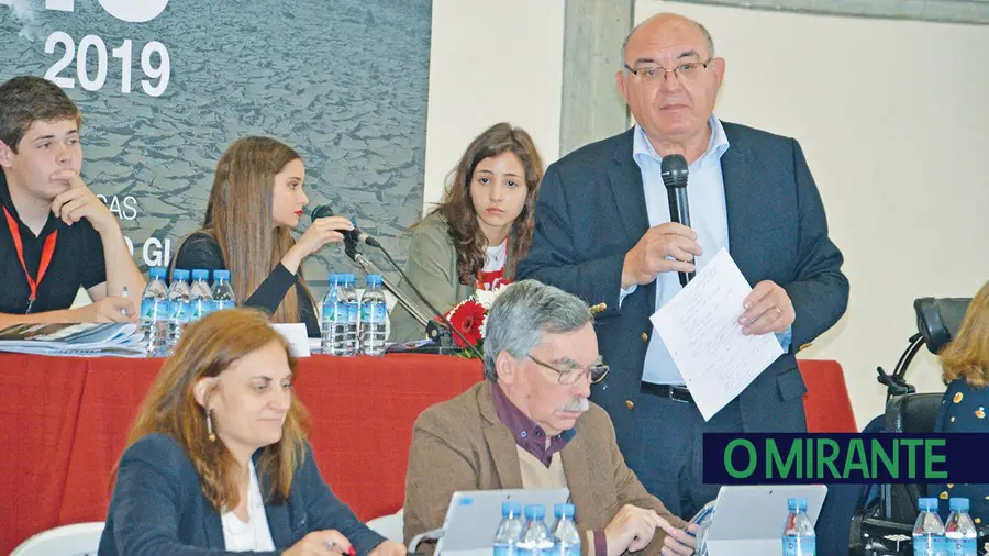 Autarca de Vila Franca de Xira diz que há propaganda política a mais no espaço público Autarca de Vila Franca de Xira diz que há propaganda política a mais no espaço público