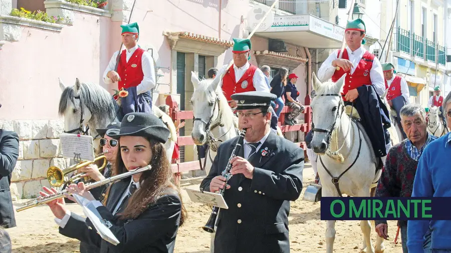 Feira de Maio em Azambuja com fados de Cuca Roseta a abrir Feira de Maio em Azambuja com fados de Cuca Roseta a abrir