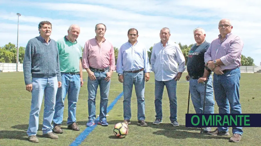 Antigos craques da bola na Chamusca jogavam de pé descalço e por amor à camisola Antigos craques da bola na Chamusca jogavam de pé descalço e por amor à camisola