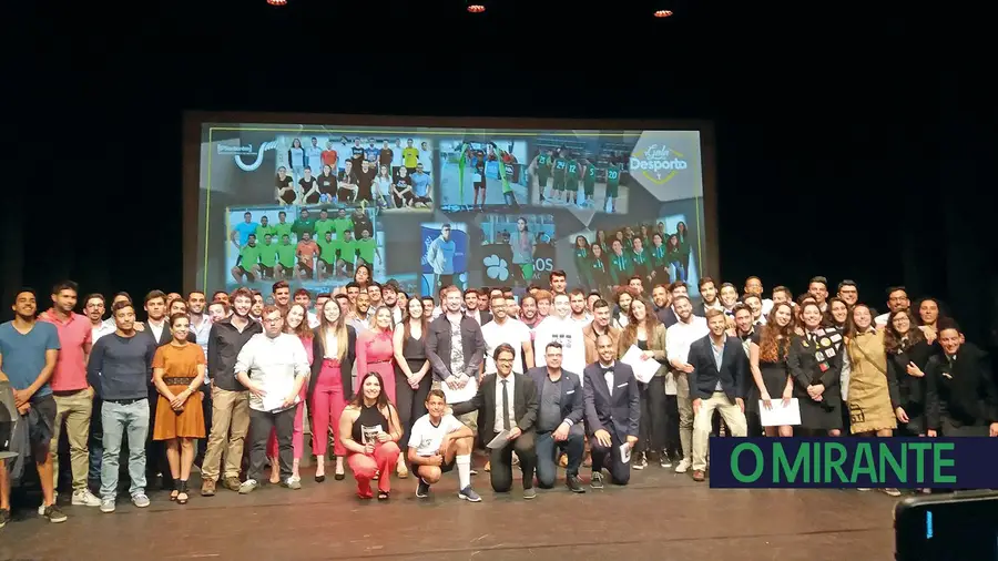 Homenagem a atletas, funcionários e professores na Gala do Deporto do Politécnico de Santarém Homenagem a atletas, funcionários e professores na Gala do Deporto do Politécnico de Santarém