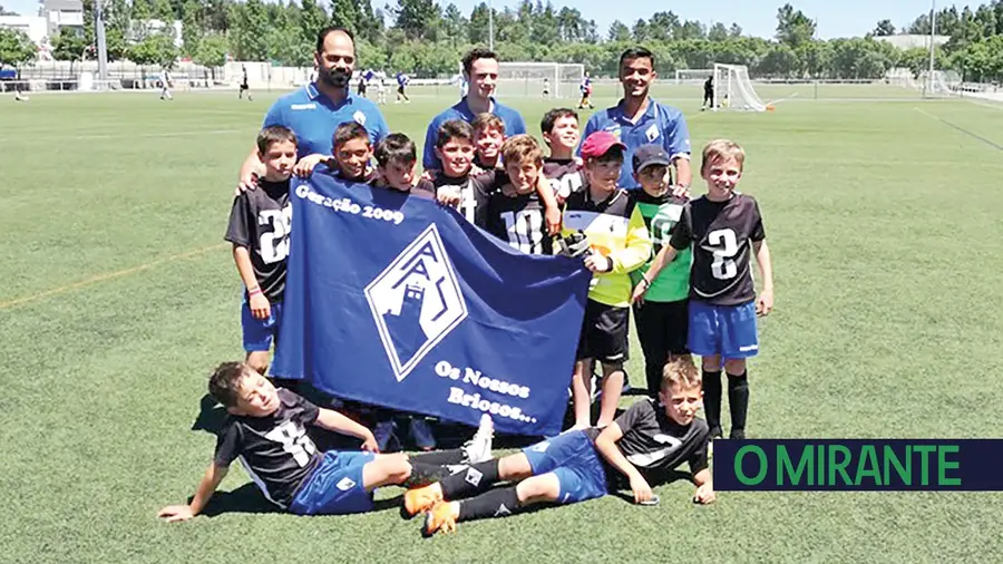 Académica de Santarém campeã distrital sub-10