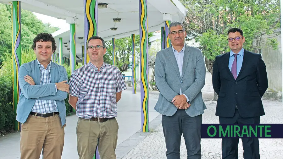 Tão felizes que eles andam... Tão felizes que eles andam...