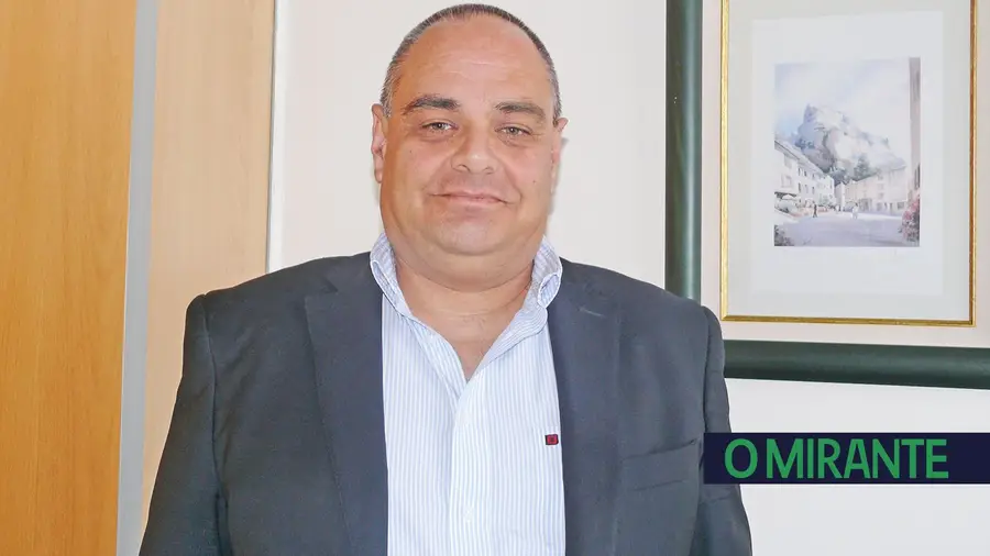 Suicídio - A prevenção como necessidade e urgência Suicídio - A prevenção como necessidade e urgência