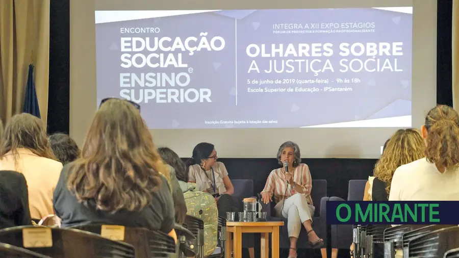 Encontro de “Educação Social e Ensino Superior” da Escola de Educação de Santarém