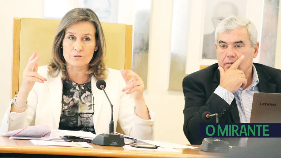 Câmara de Rio Maior muda de posição e aceita competências na área da Educação Câmara de Rio Maior muda de posição e aceita competências na área da Educação