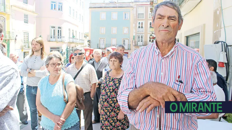 Populares apoiam empresário que acusa Câmara de Abrantes de lhe estragar a vida Populares apoiam empresário que acusa Câmara de Abrantes de lhe estragar a vida