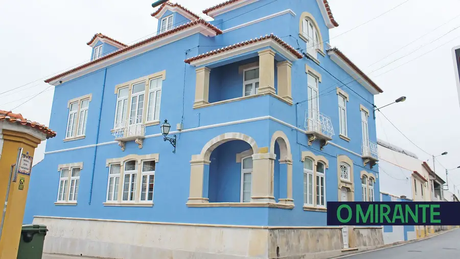 Como se esbanja um milhão num edifício que há anos não serve para nada Como se esbanja um milhão num edifício que há anos não serve para nada