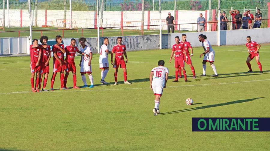 Vilafranquense vai pagar 70 mil euros para jogar em Rio Maior Vilafranquense vai pagar 70 mil euros para jogar em Rio Maior