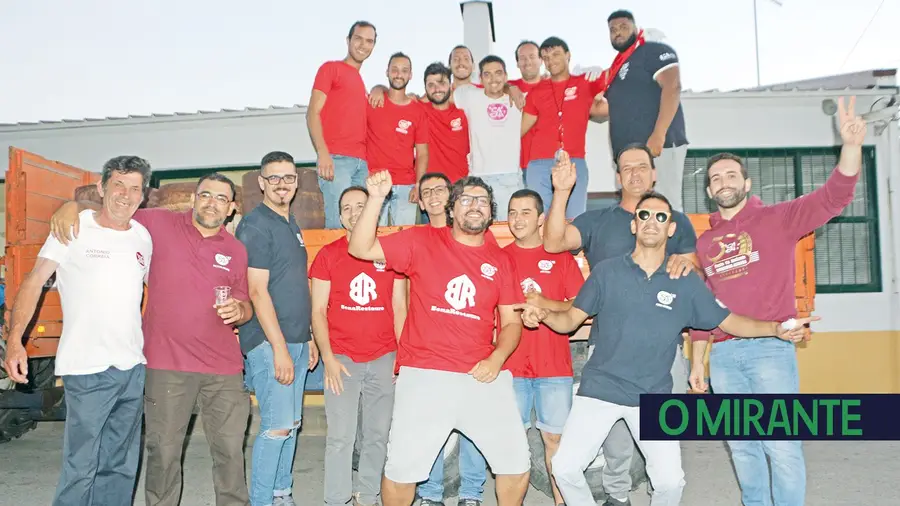 Os Sardinheiros vivem a festa a trabalhar para que todos possam festejar Os Sardinheiros vivem a festa a trabalhar para que todos possam festejar