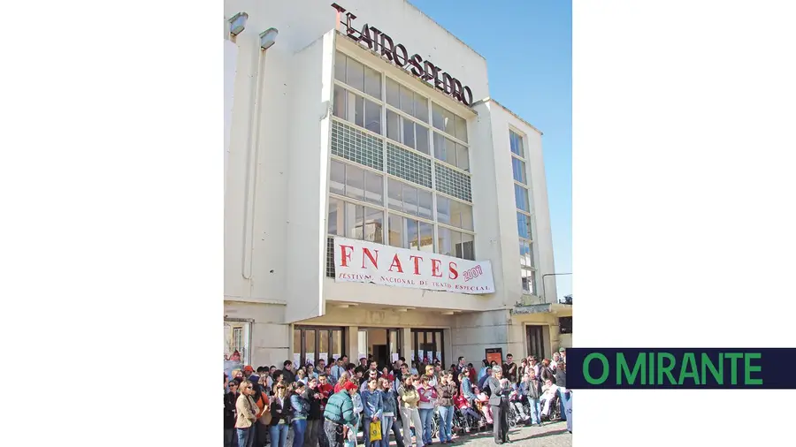 Um ano e cinco meses fechado e o cine-teatro de Abrantes já precisa de obras Um ano e cinco meses fechado e o cine-teatro de Abrantes já precisa de obras