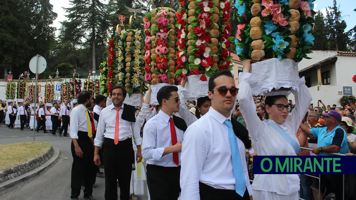 Cortejo principal Festa dos Tabuleiros em Tomar