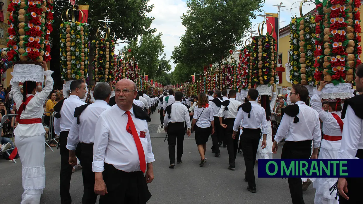 Cortejo principal Festa dos Tabuleiros em Tomar