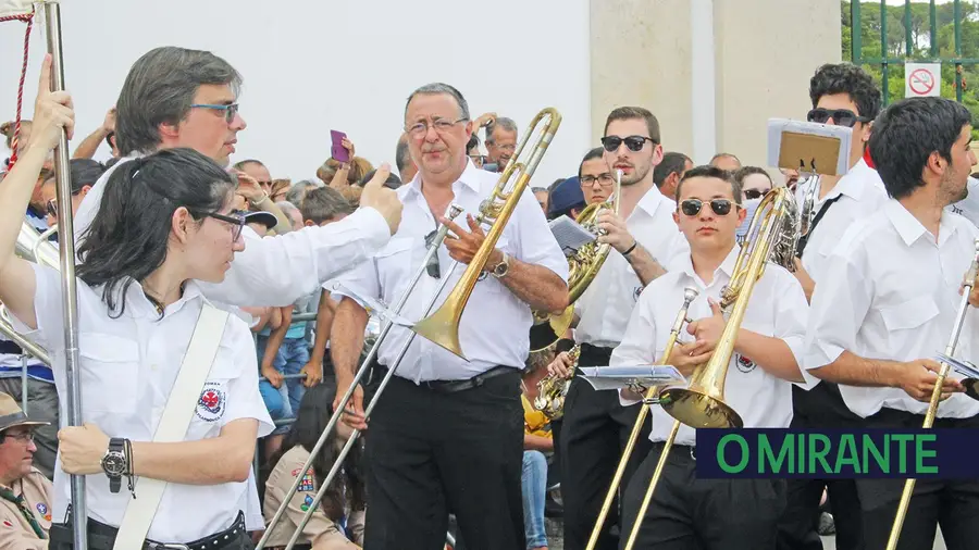 Agora a música é outra. Agora a música é outra.