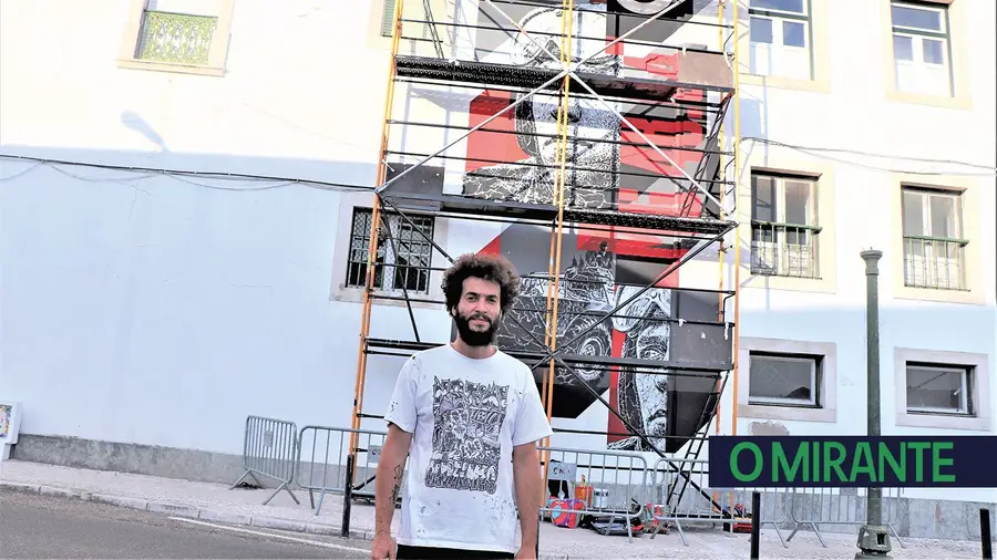 In.Santarém evoca Salgueiro Maia com arte mural na antiga Escola Prática de Cavalaria