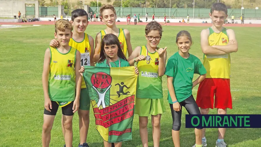 O MIRANTE  A equipa feminina de sub-14 da União Desportiva e Recreativa da  Zona Alta