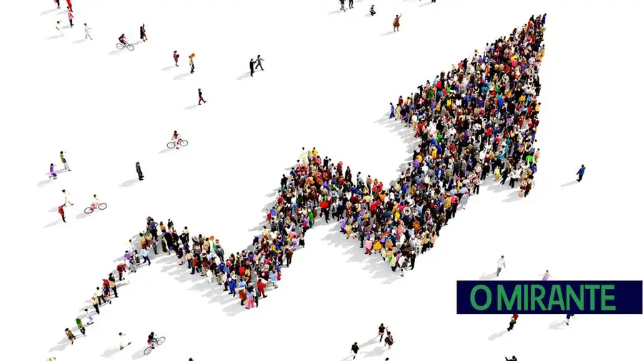 População mundial deve chegar aos 10 mil milhões em 2050 mas em Portugal vai decrescer População mundial deve chegar aos 10 mil milhões em 2050 mas em Portugal vai decrescer