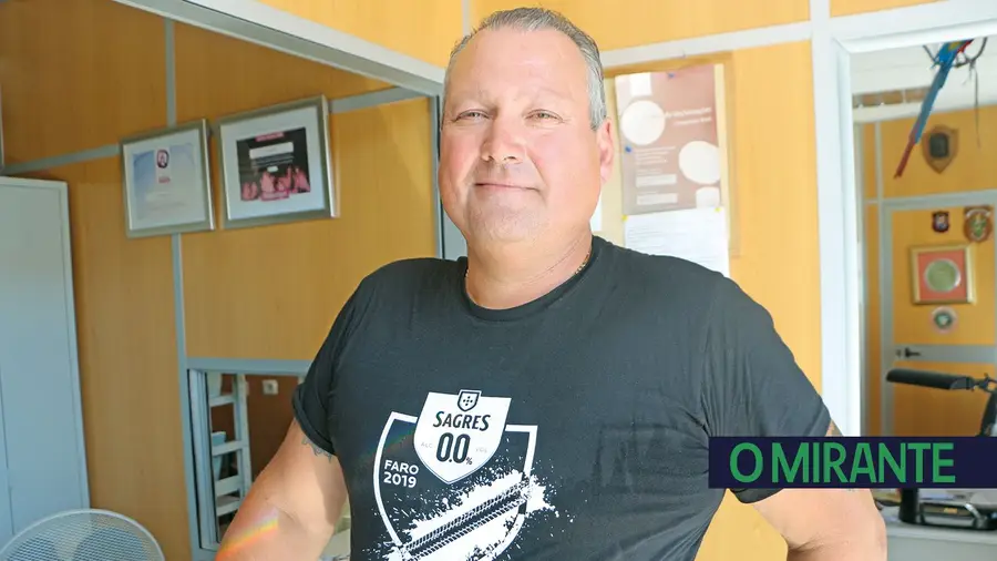 Os pedreiros são tão escassos que já ganham mais que muitos engenheiros Os pedreiros são tão escassos que já ganham mais que muitos engenheiros
