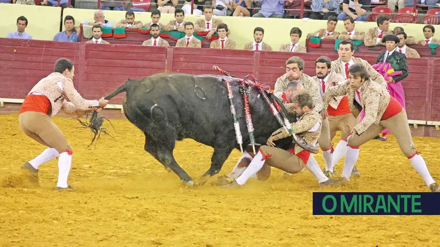 Os grupos de forcados amadores de Santarém e Coruche