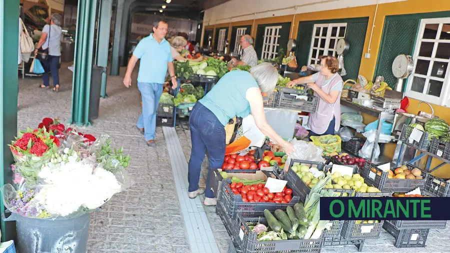 Vendedores do mercado de Santarém negam melhoria do negócio Vendedores do mercado de Santarém negam melhoria do negócio
